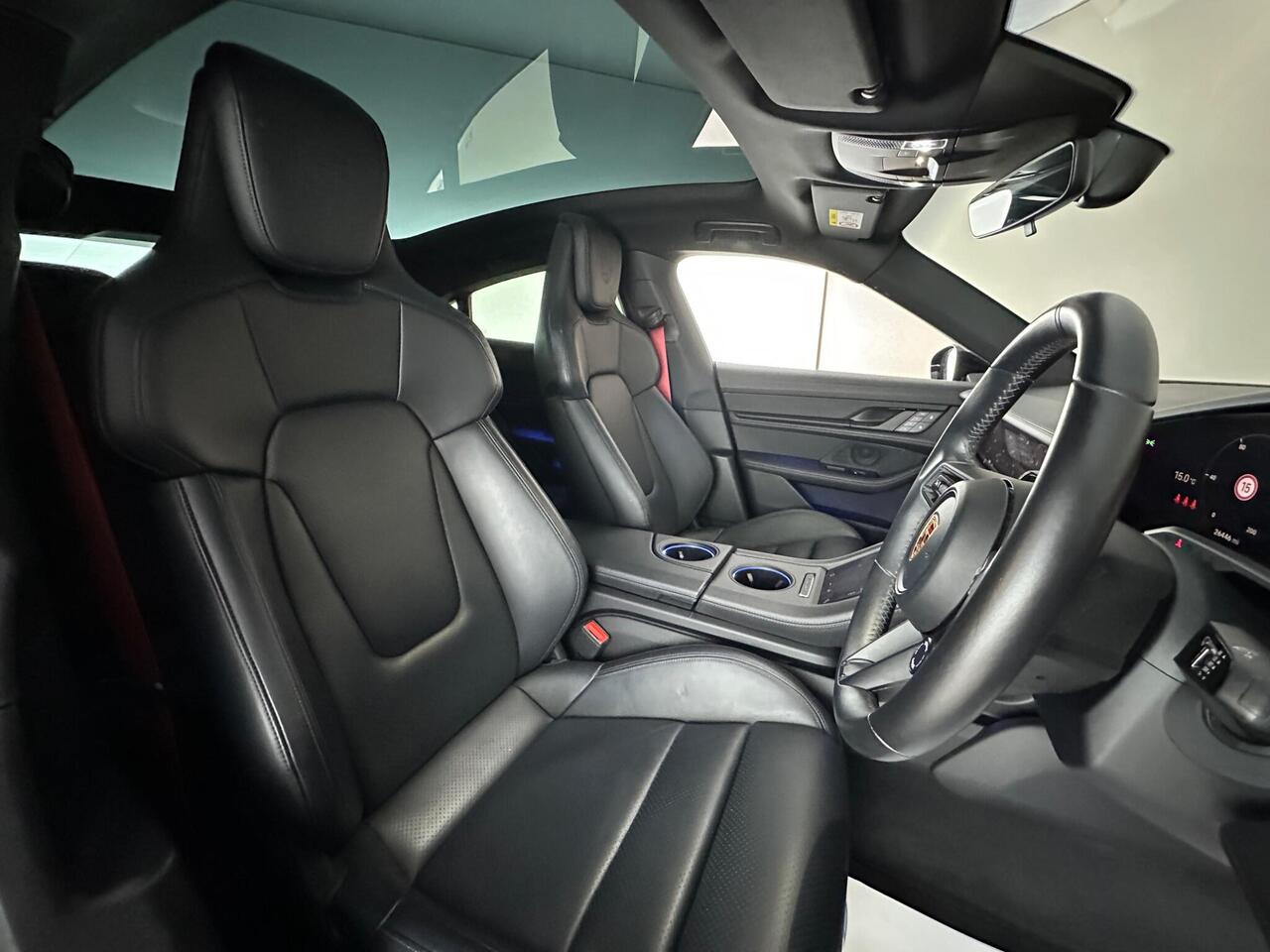 Porsche Taycan YX73ZWJ