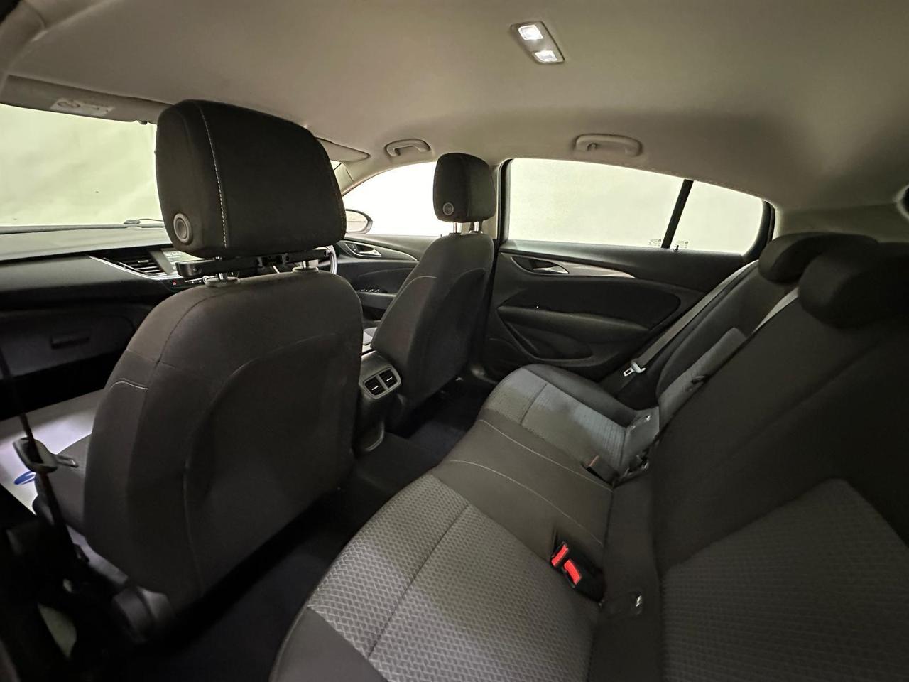 Vauxhall Insignia VU70YMO