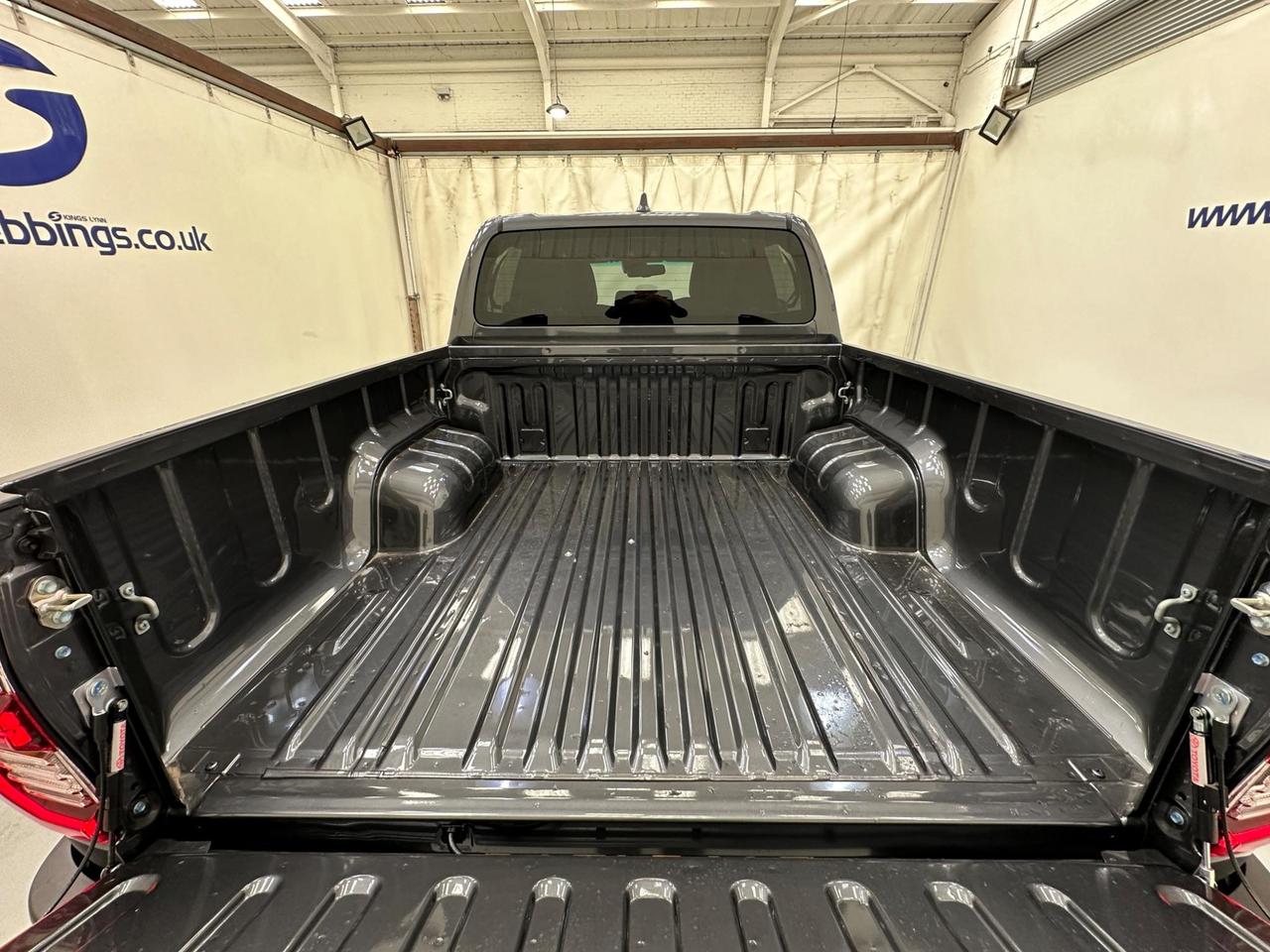 Toyota Hilux H111LUX