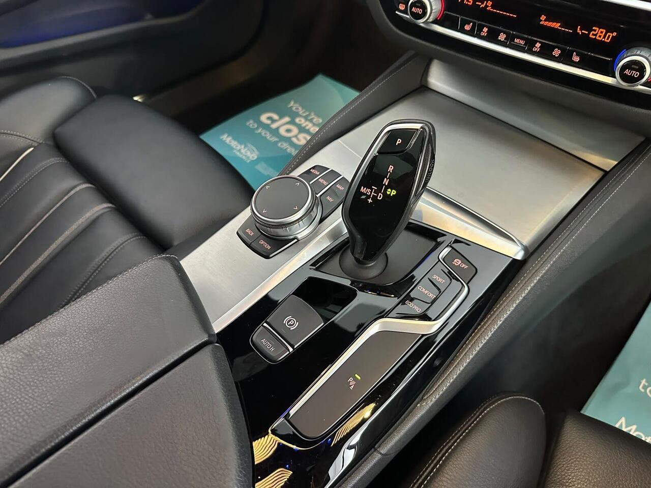 BMW 5 Series YB69BXN