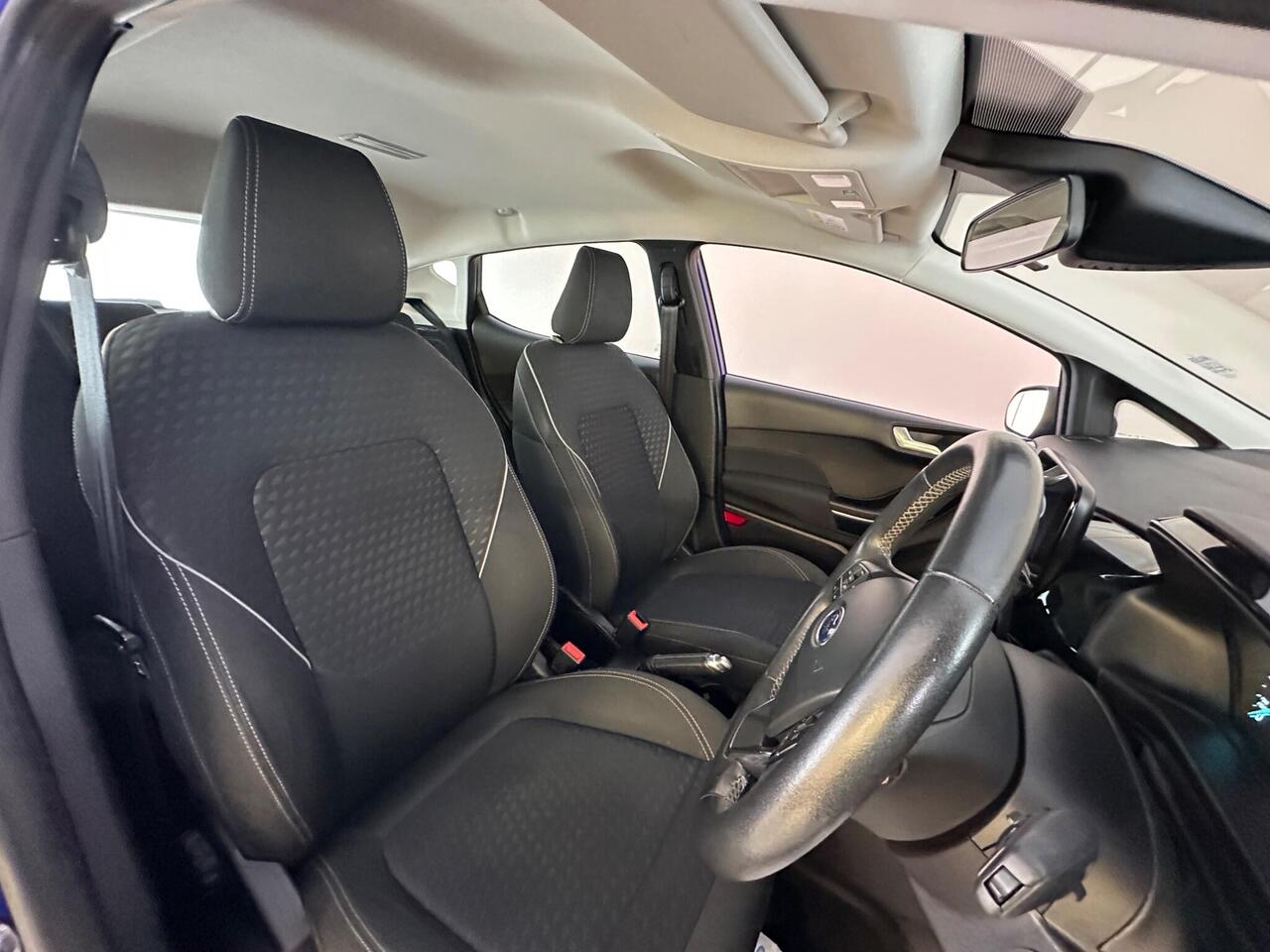 Ford Fiesta YD18PZH
