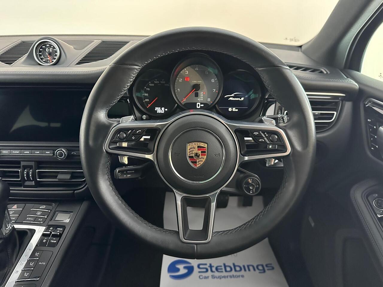 Porsche Macan LJ20WHU