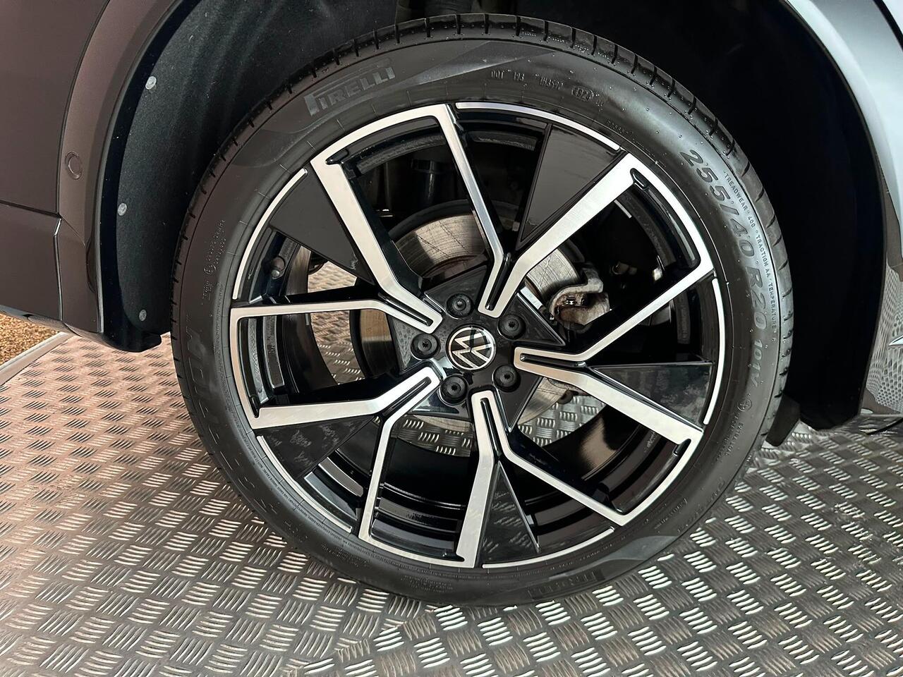 Volkswagen Tiguan KO74HFK