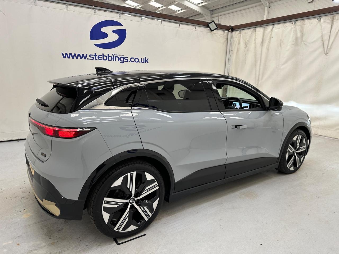 Renault Megane E-Tech YD73AFJ