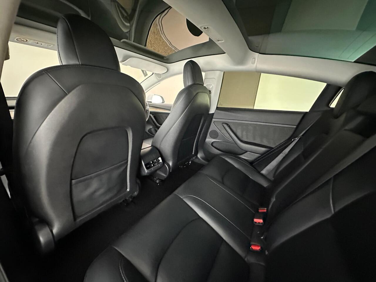 Tesla Model 3 AF72VLV