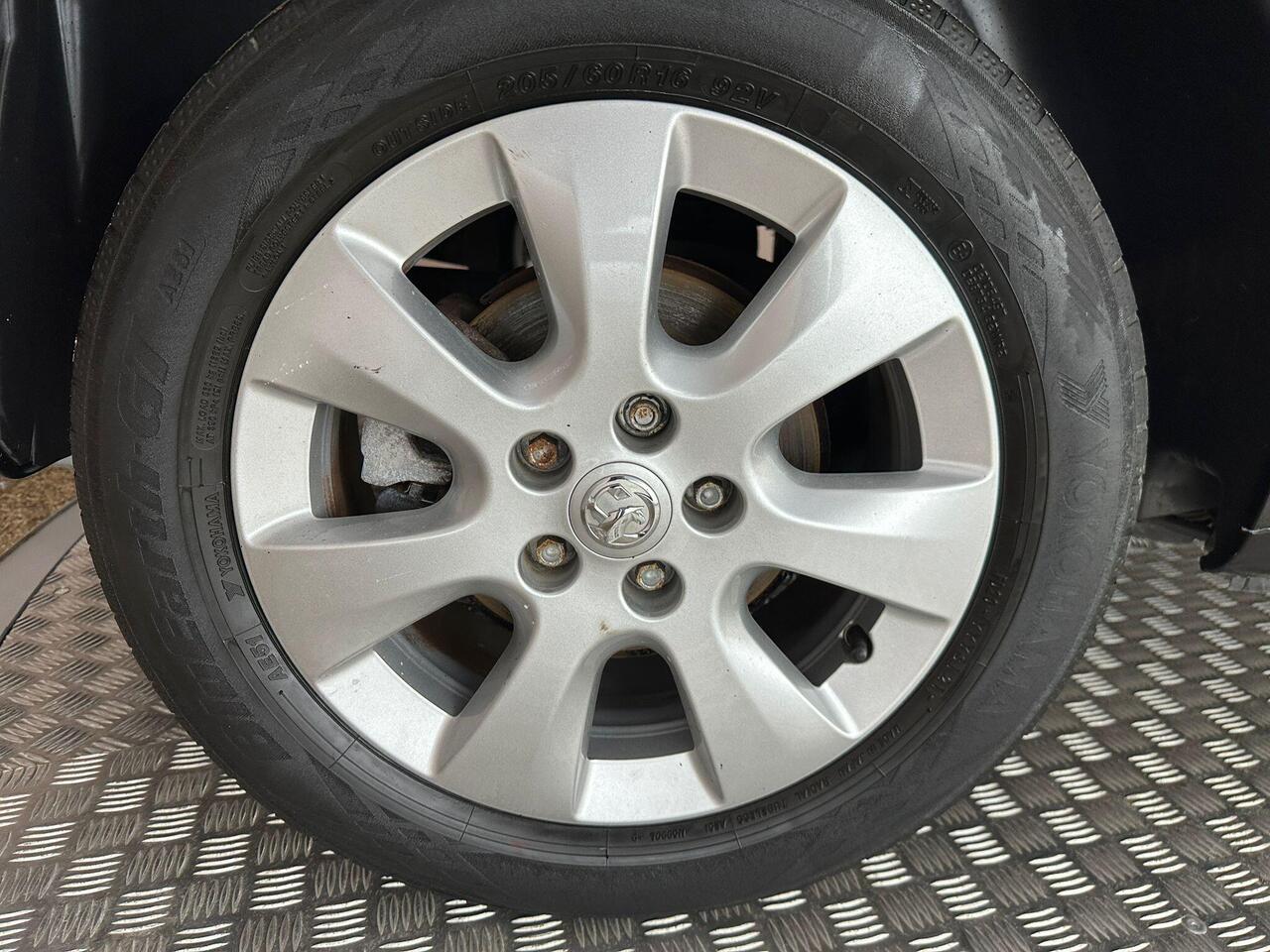 Vauxhall Combo Life PE70ZGN