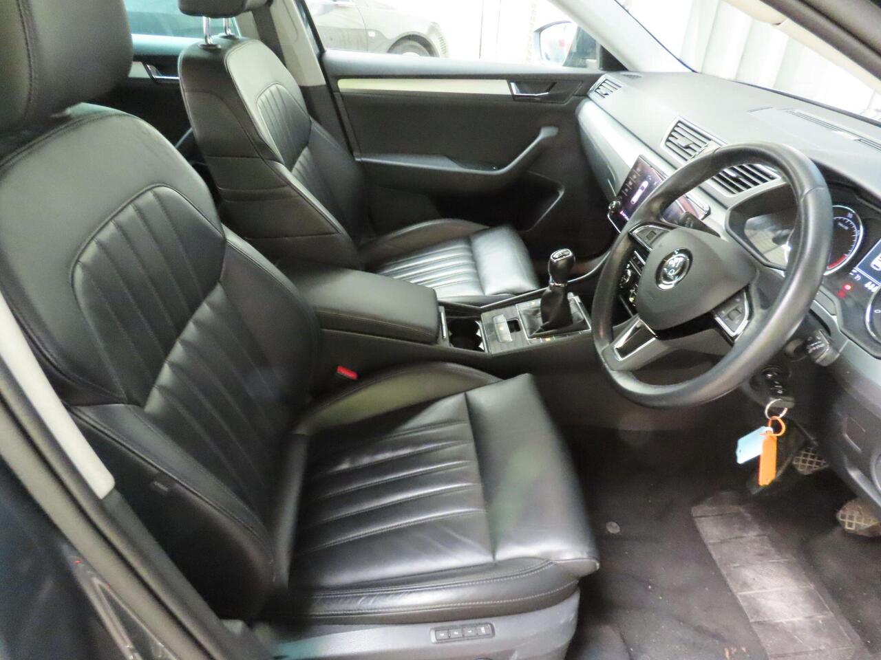 Skoda Superb SG68OZJ