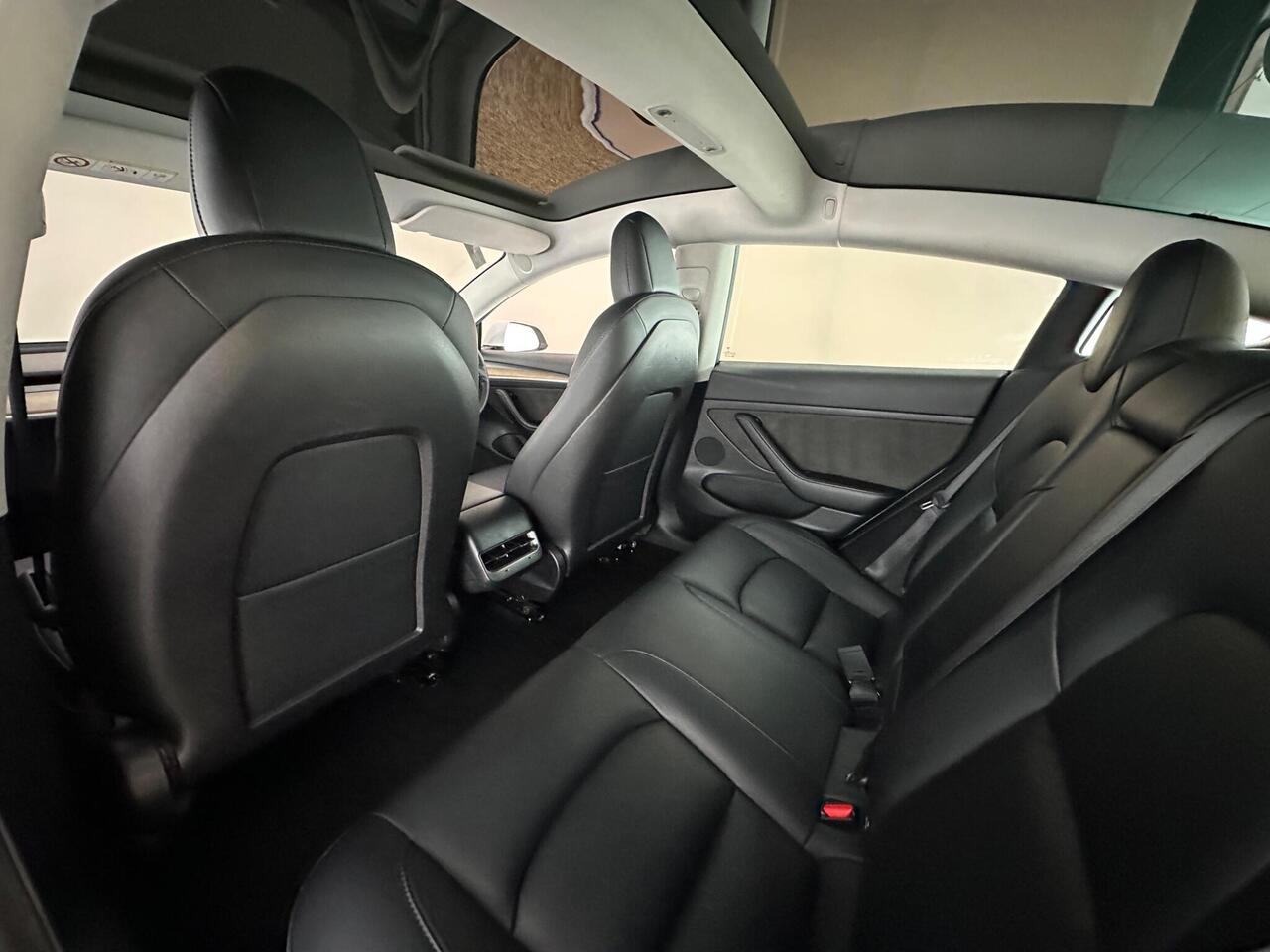 Tesla Model 3 AF72VHK