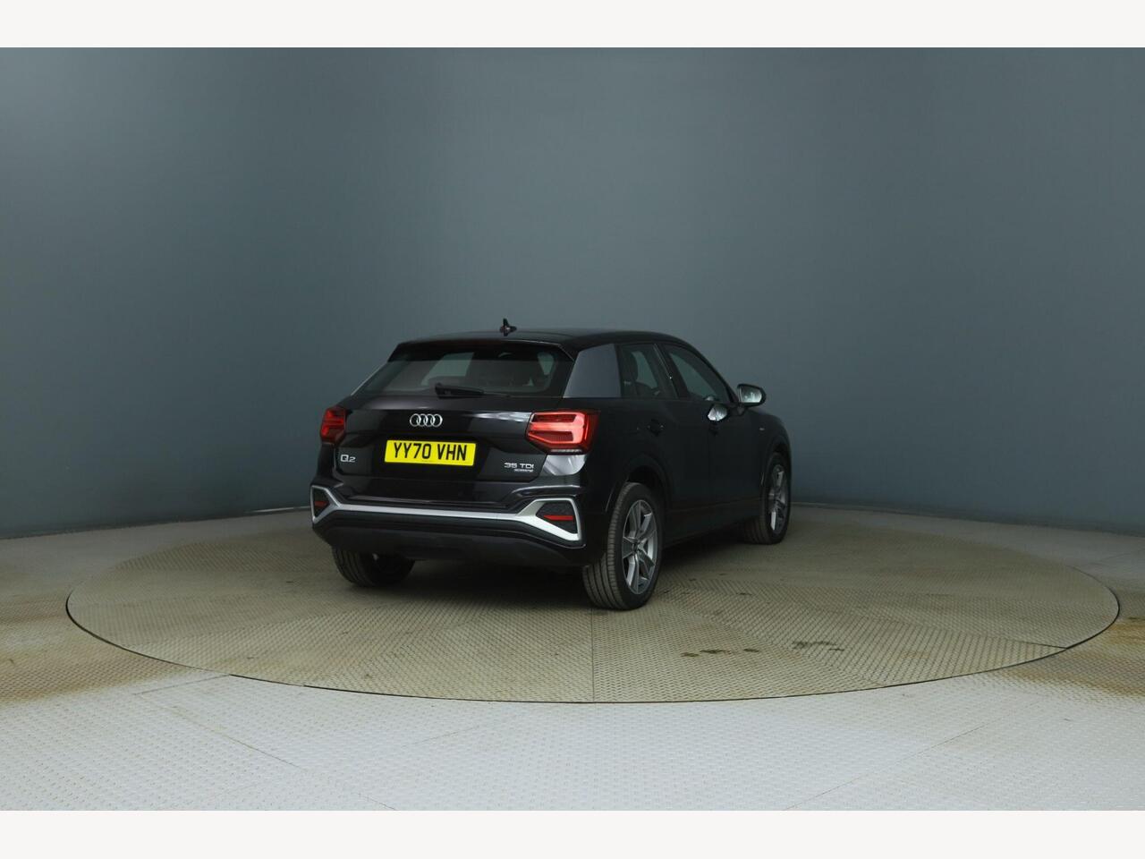 Audi Q2 YY70VHN