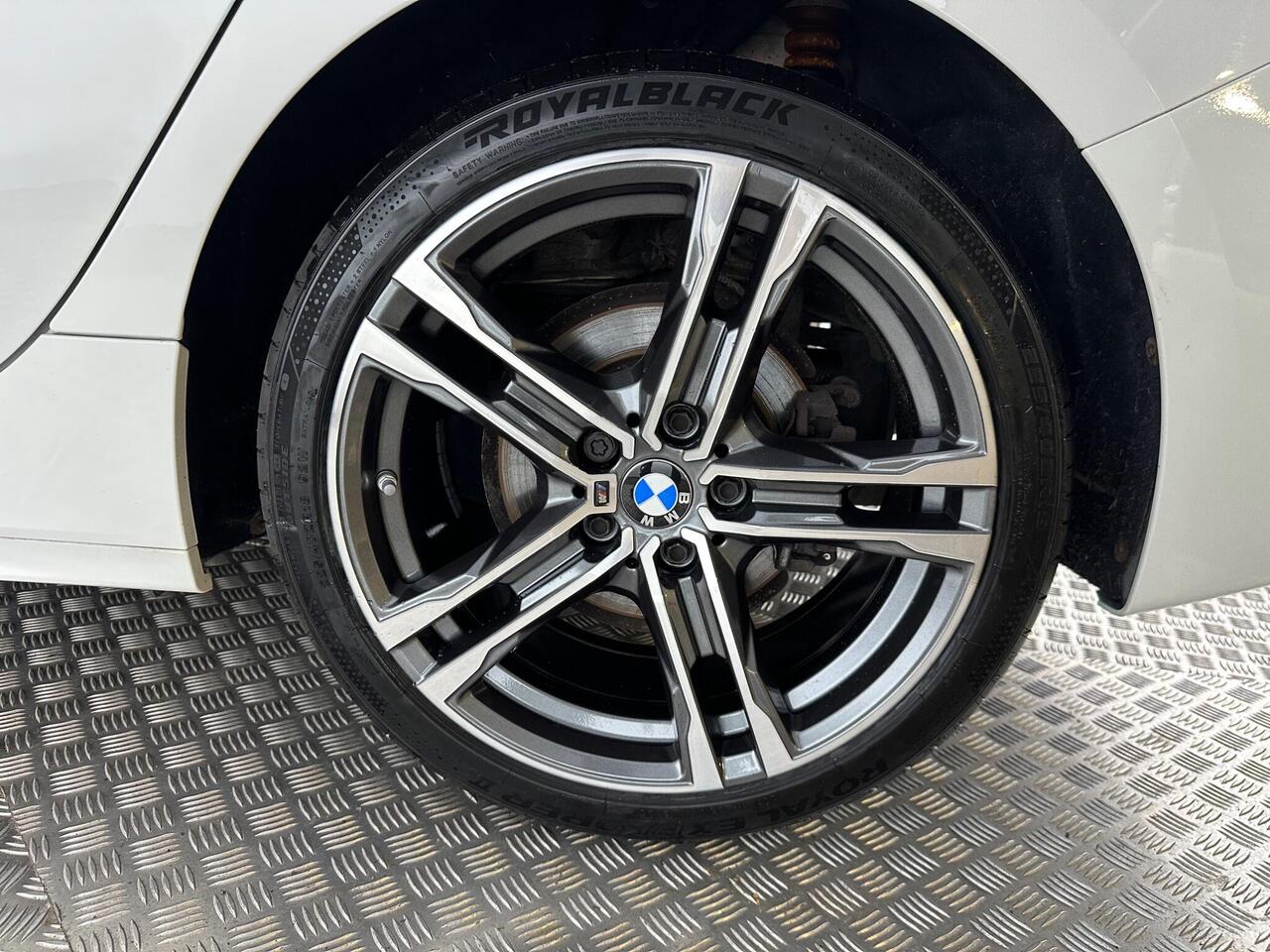 BMW 1 Series YP72HGD