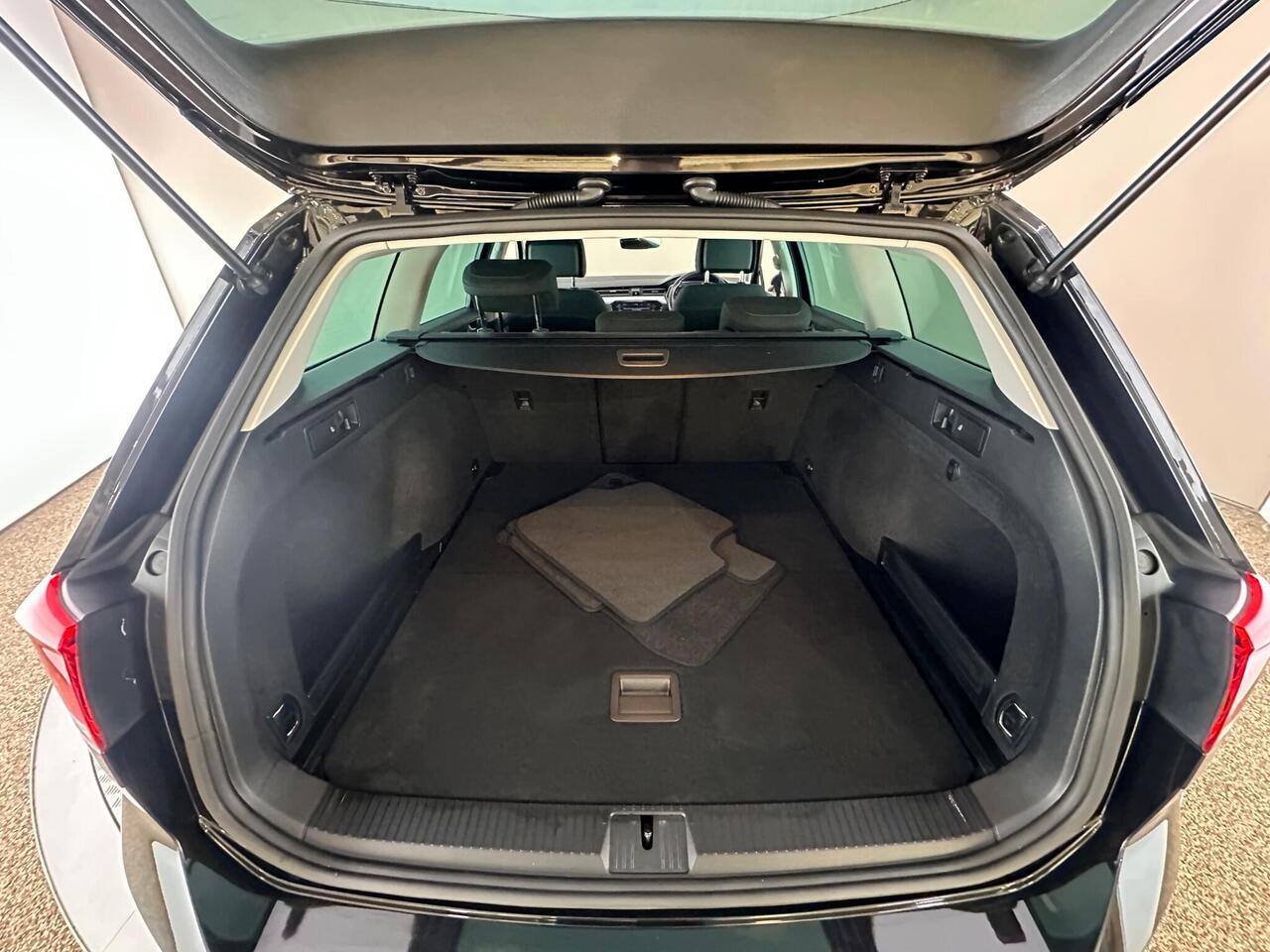 Volkswagen Passat YC71RXO