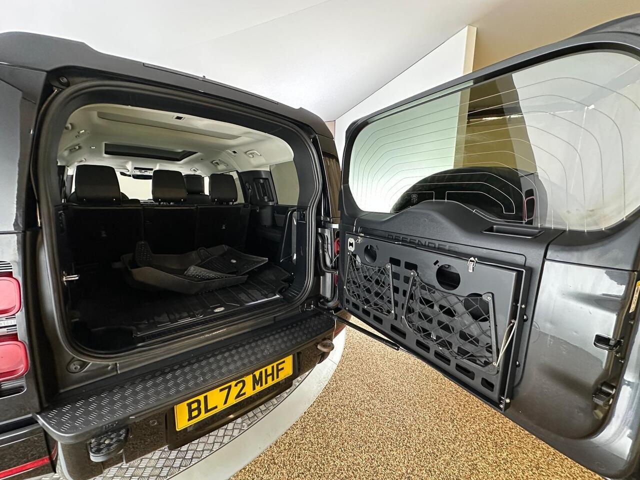 Land Rover Defender 130 BL72MHF
