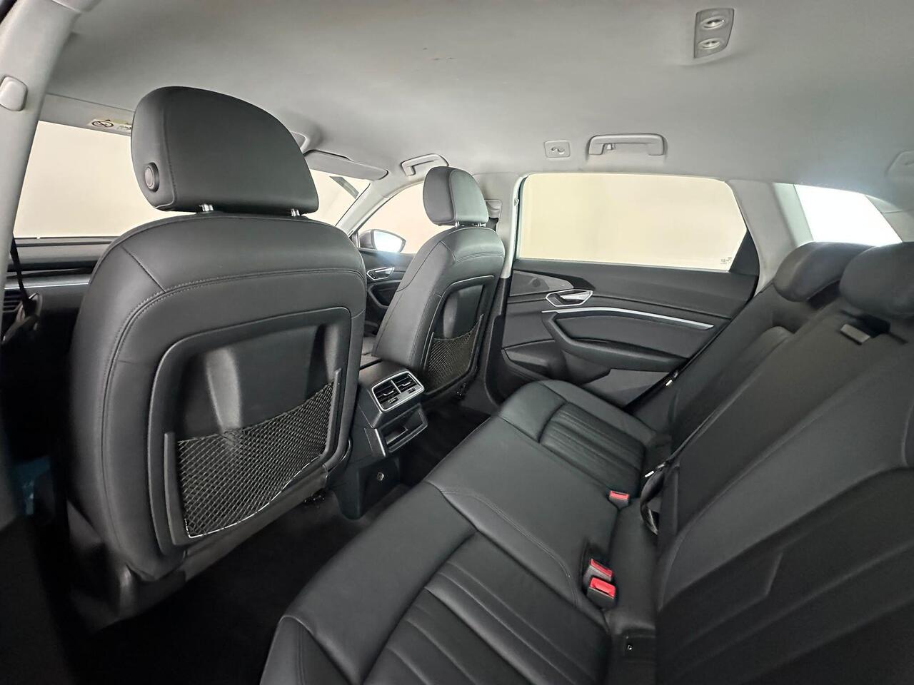 Audi e-tron NL70UPZ