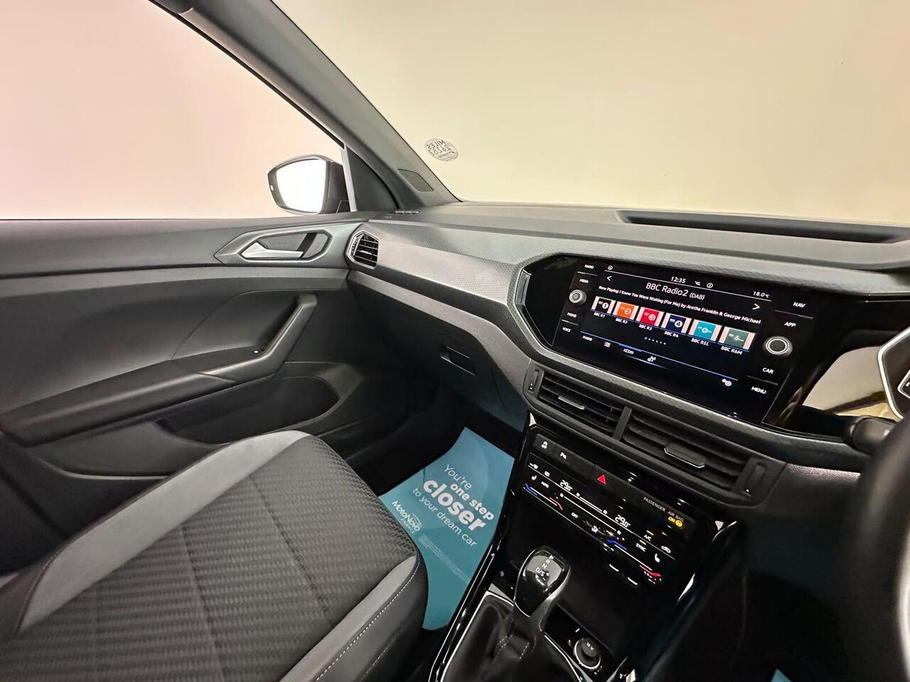 Volkswagen T-Cross AE73YJJ