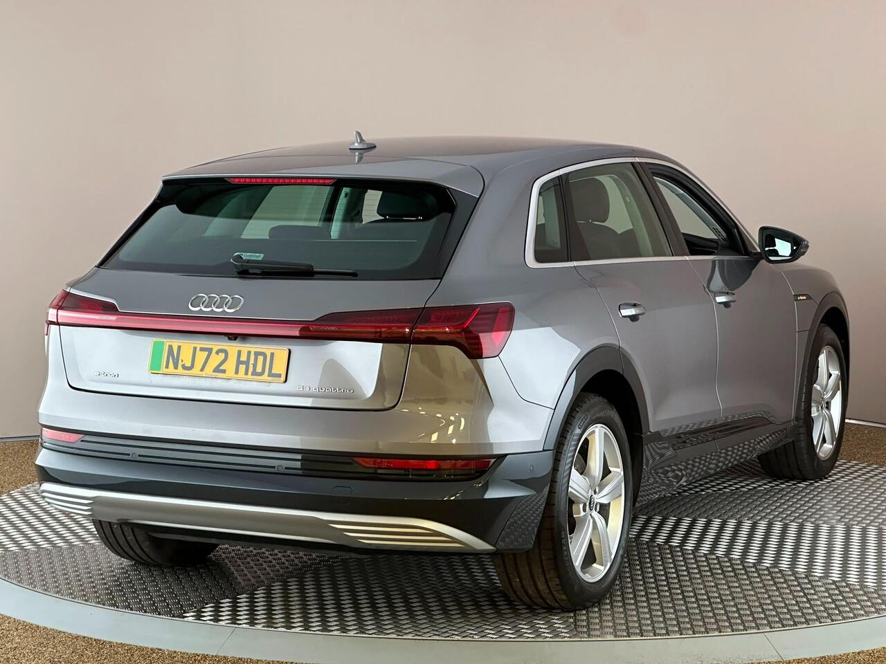 Audi e-tron NJ72HDL