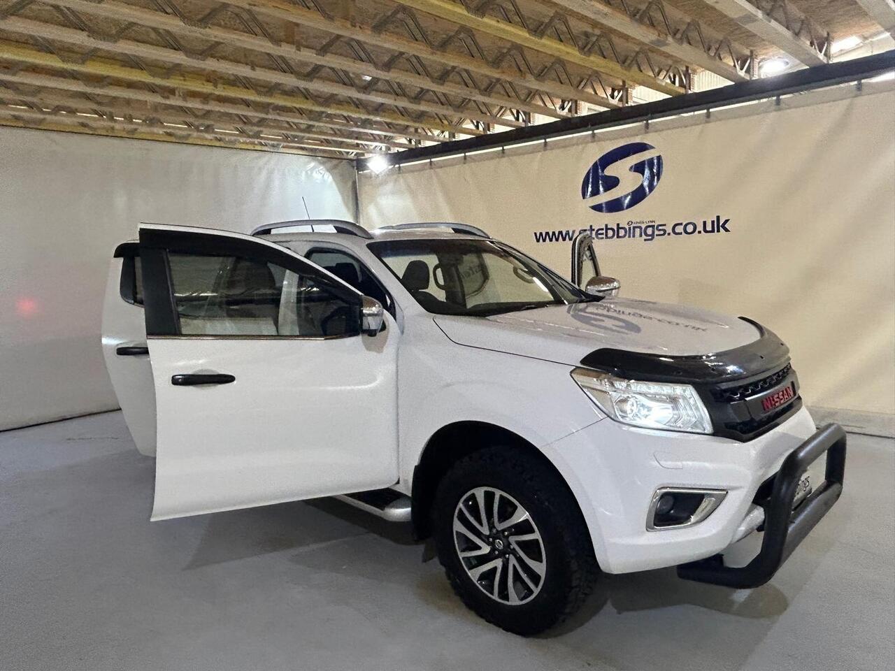 Nissan Navara DN67XNW