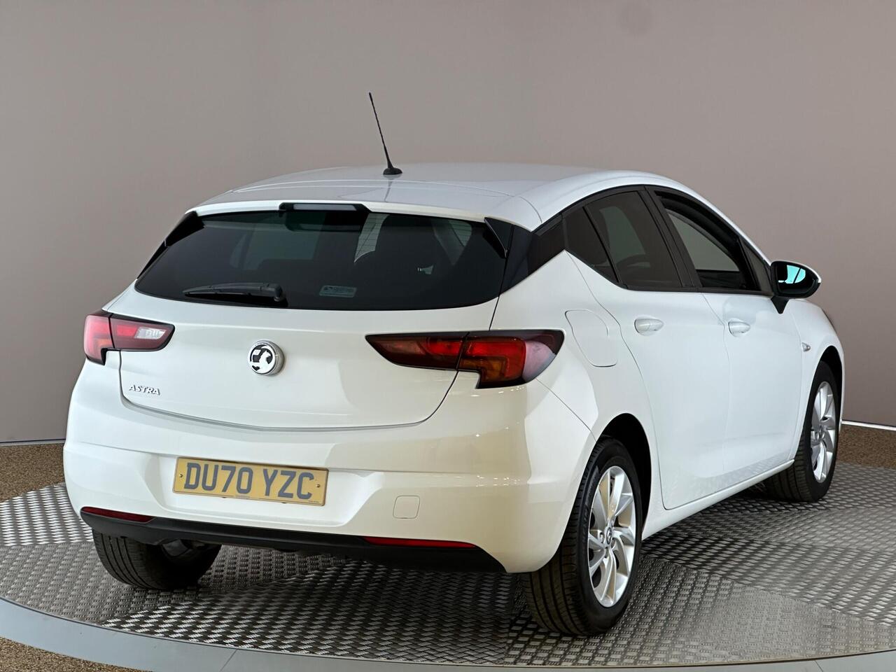 Vauxhall Astra DU70YZC