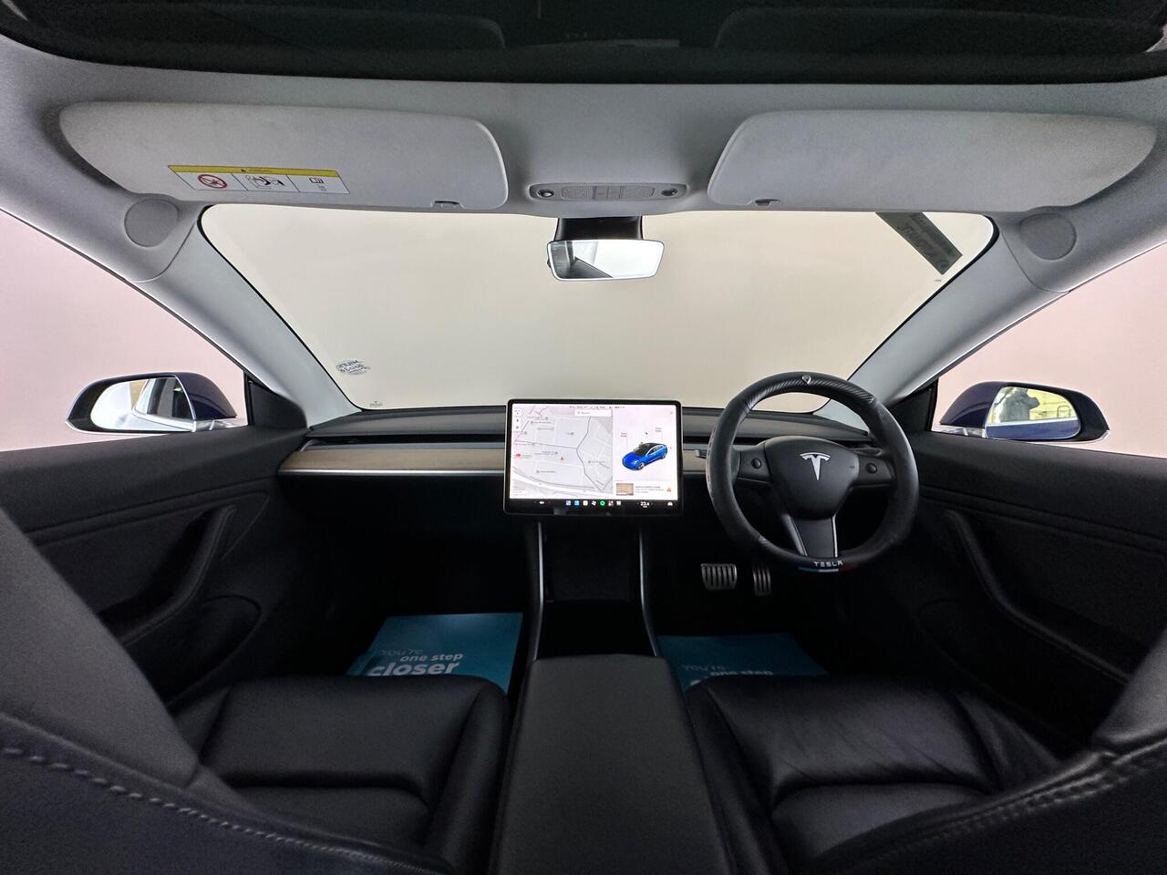 Tesla Model 3 YB69TZT