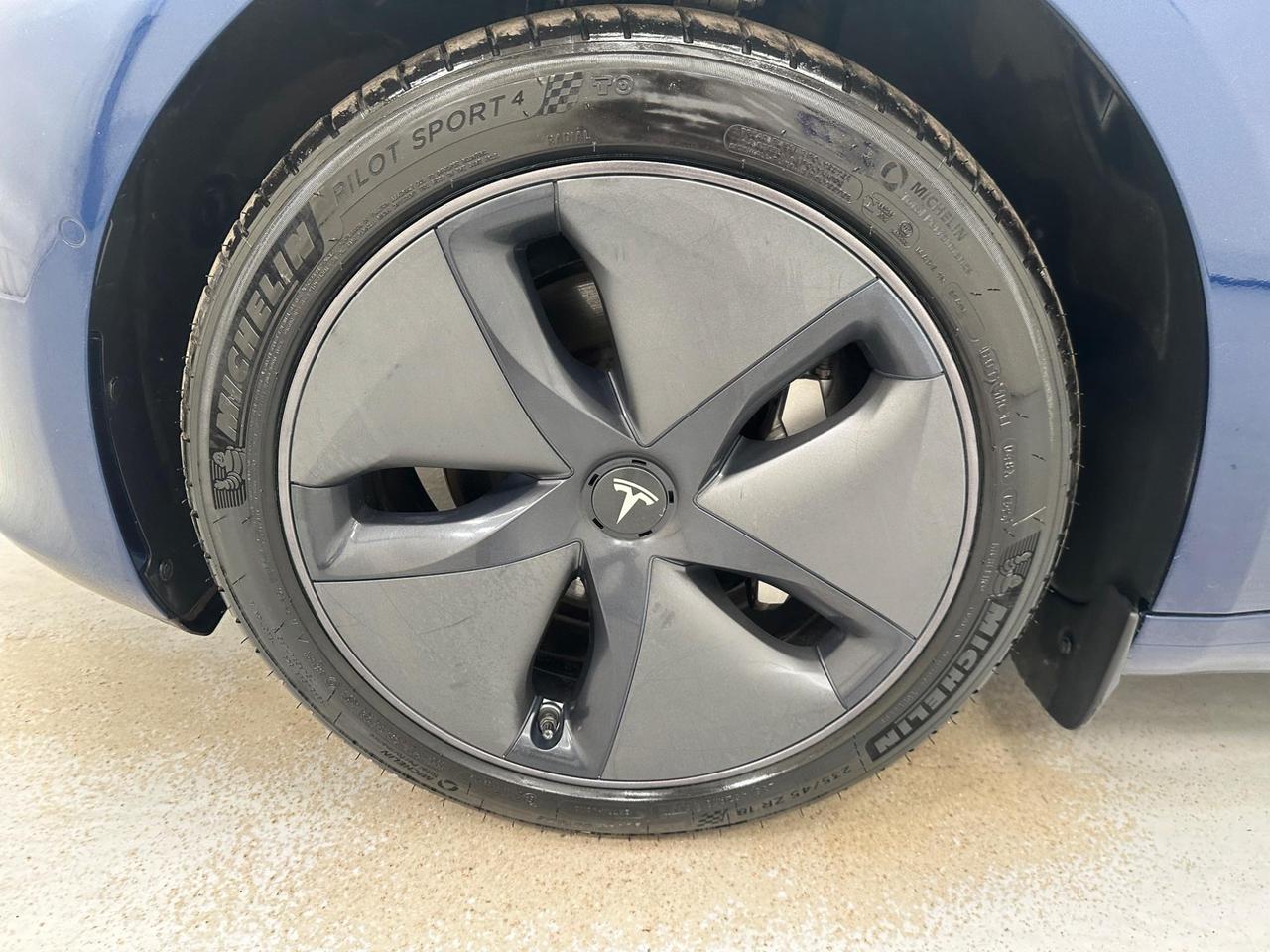 Tesla Model 3 AK20CWM