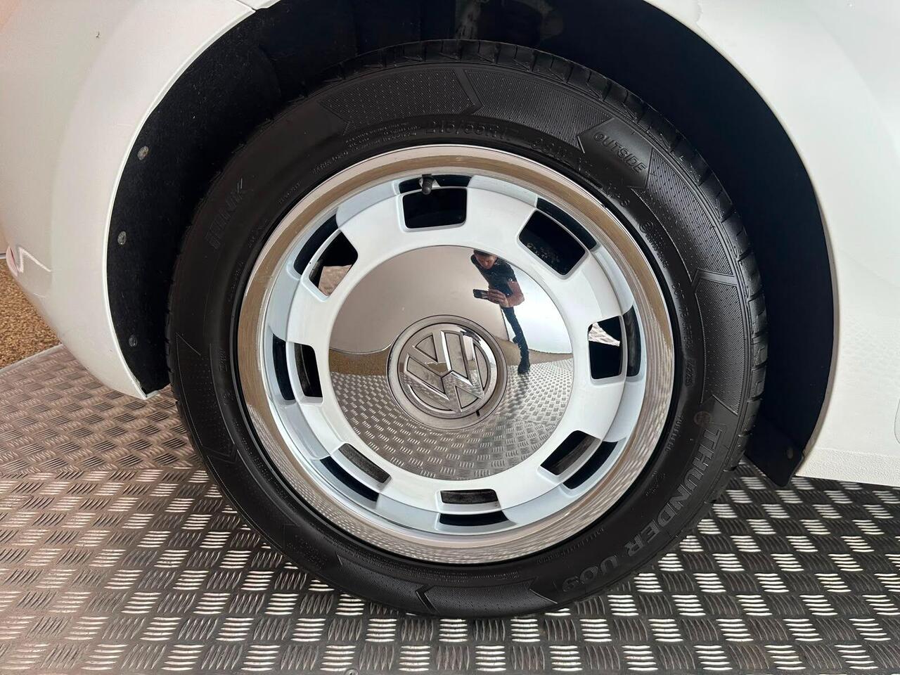 Volkswagen Beetle NA64UNW