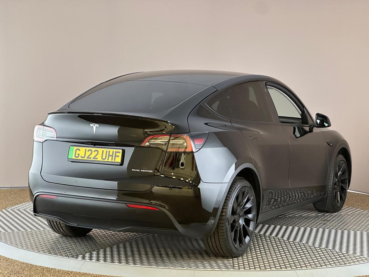 Tesla Model Y GJ22UHF