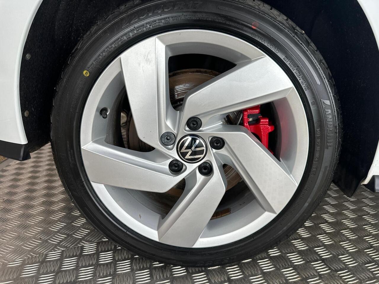 Volkswagen Golf MT72YYX