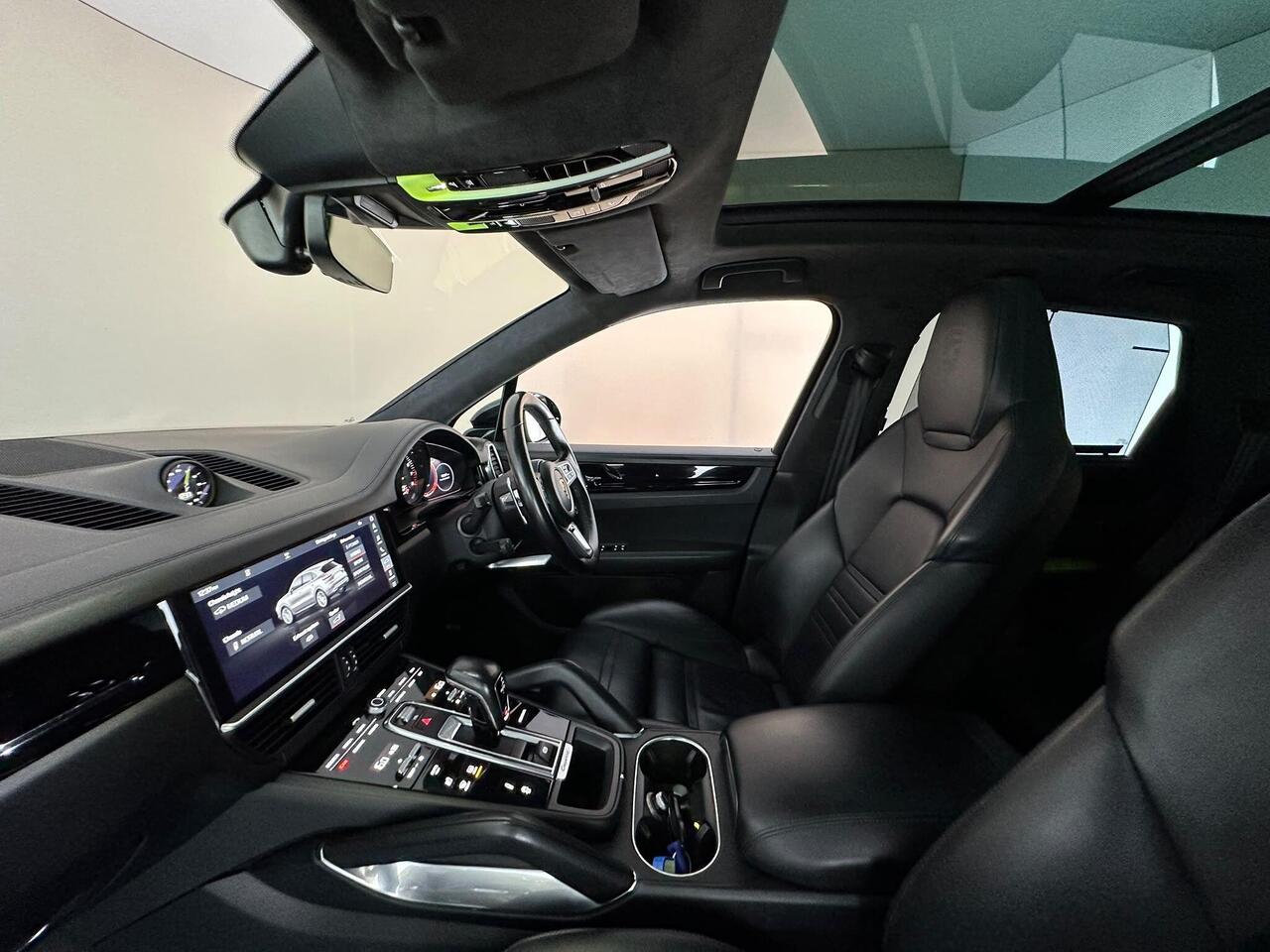 Porsche Cayenne SW69BKY