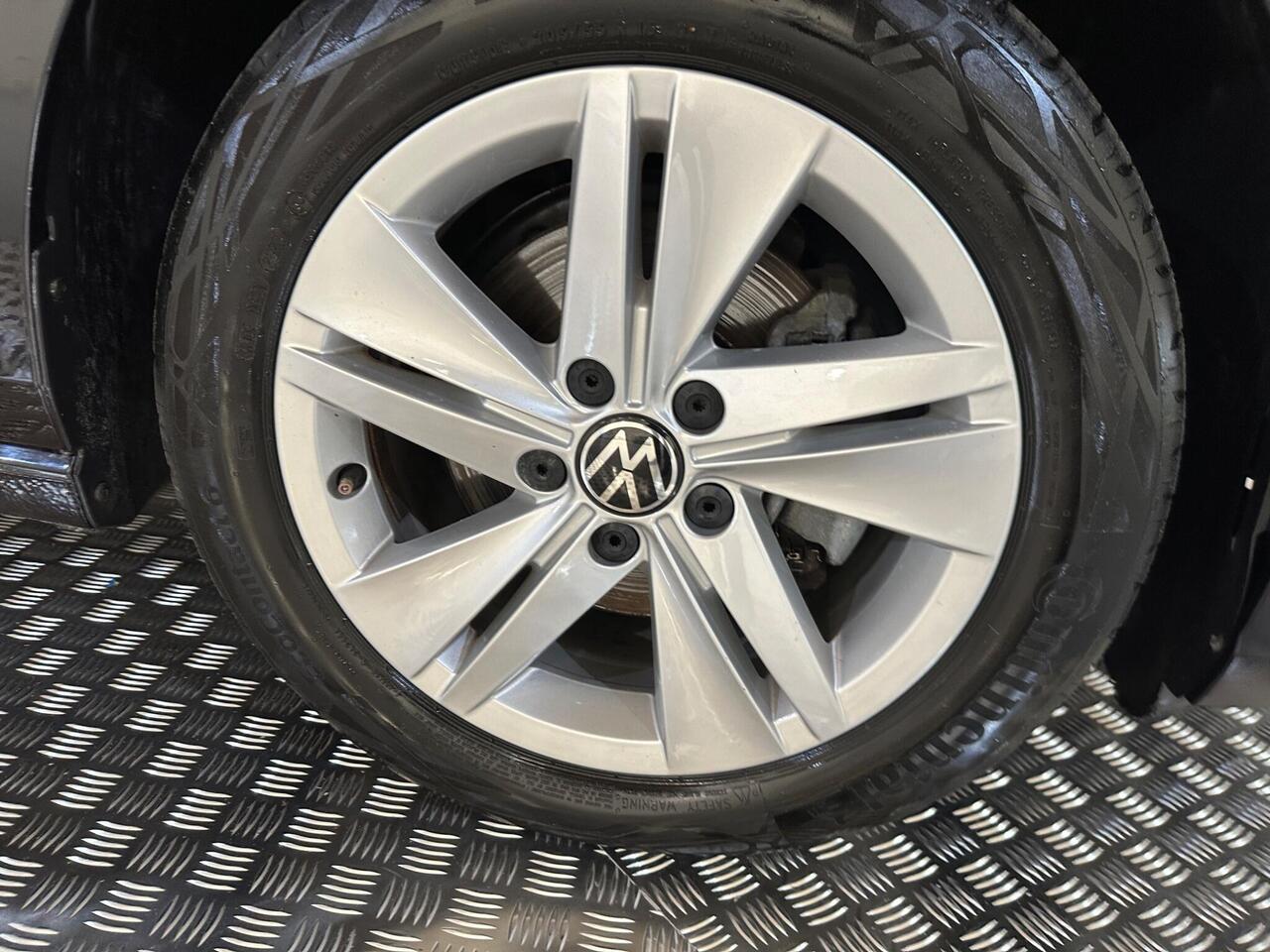 Volkswagen Golf EN21XYJ