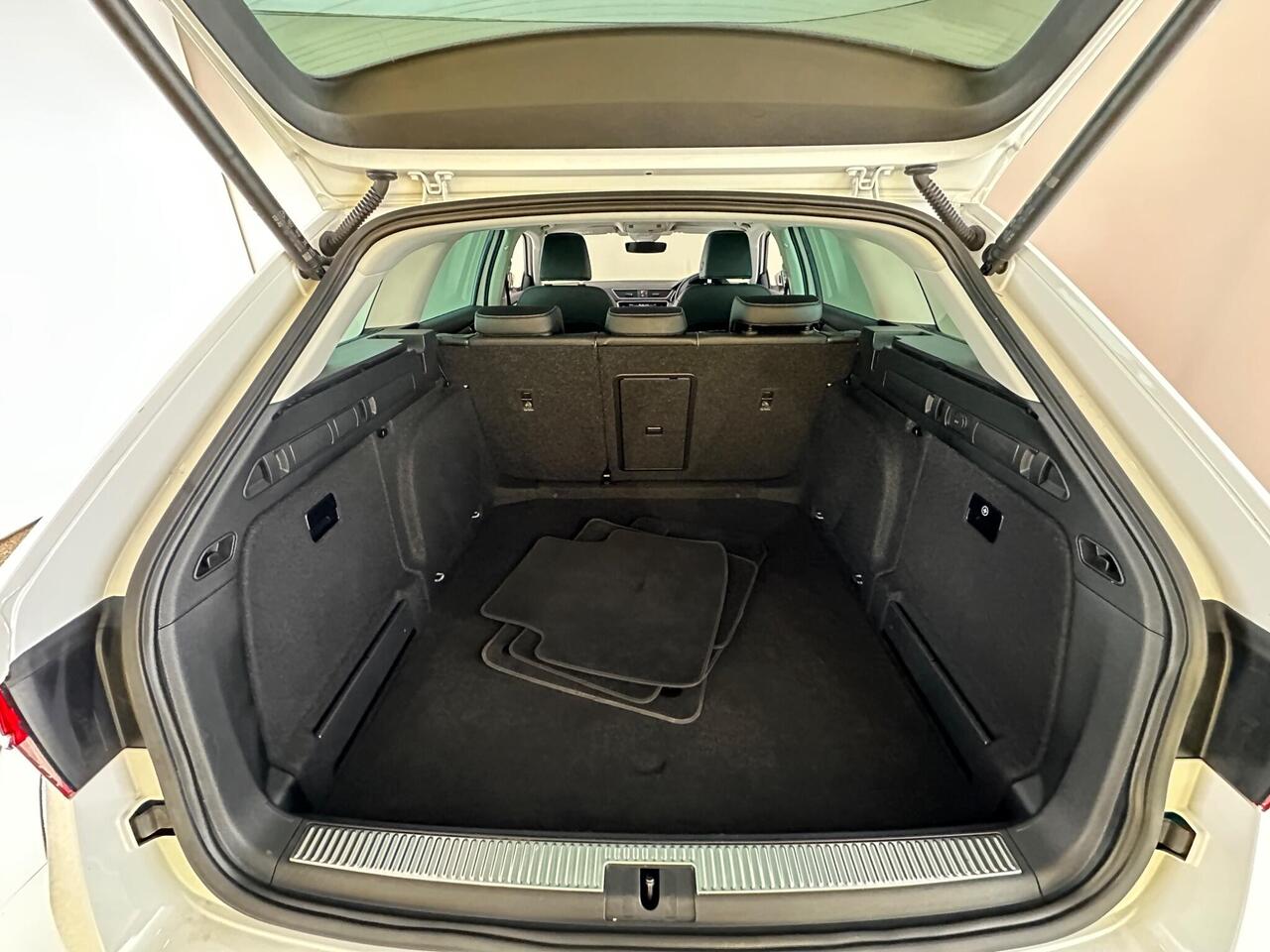 Skoda Superb SD72XZS