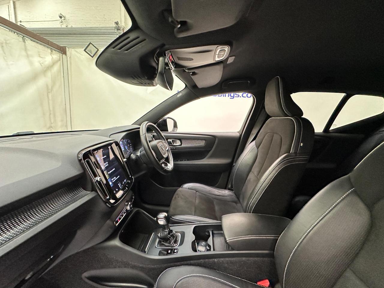 Volvo XC40 YM70MTZ