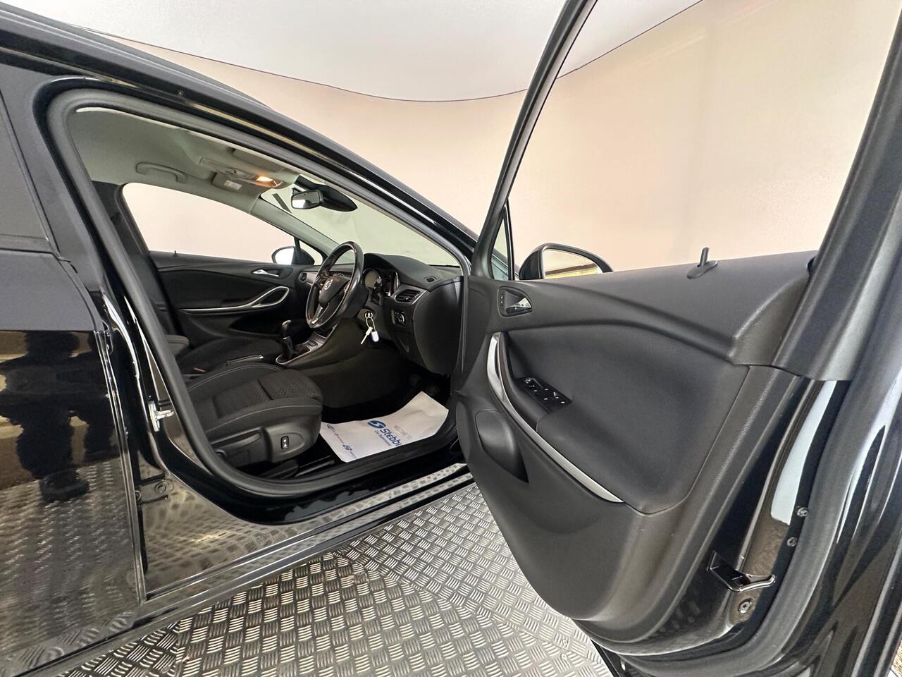 Vauxhall Astra DV68VUO