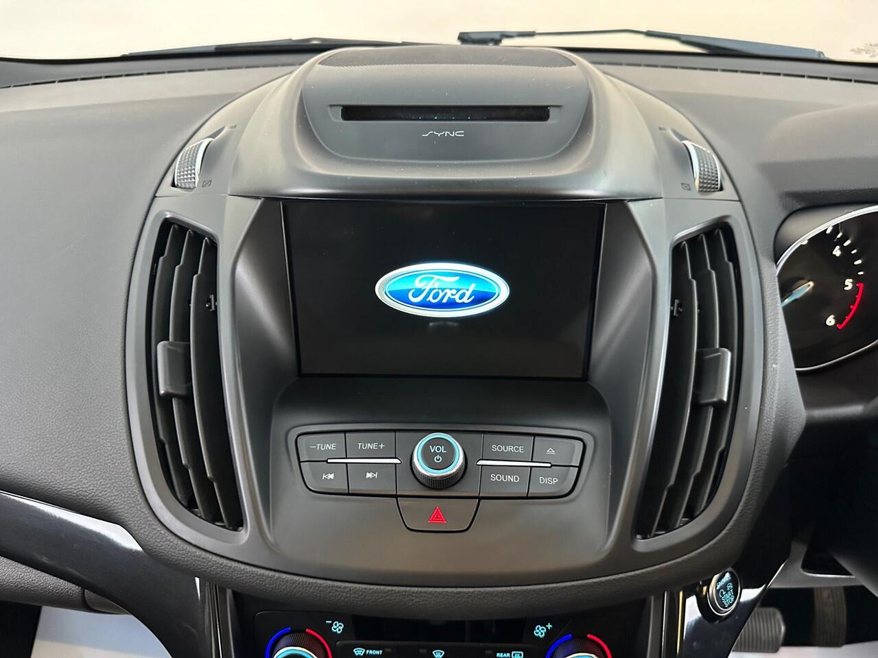 Ford Kuga FM18KWG