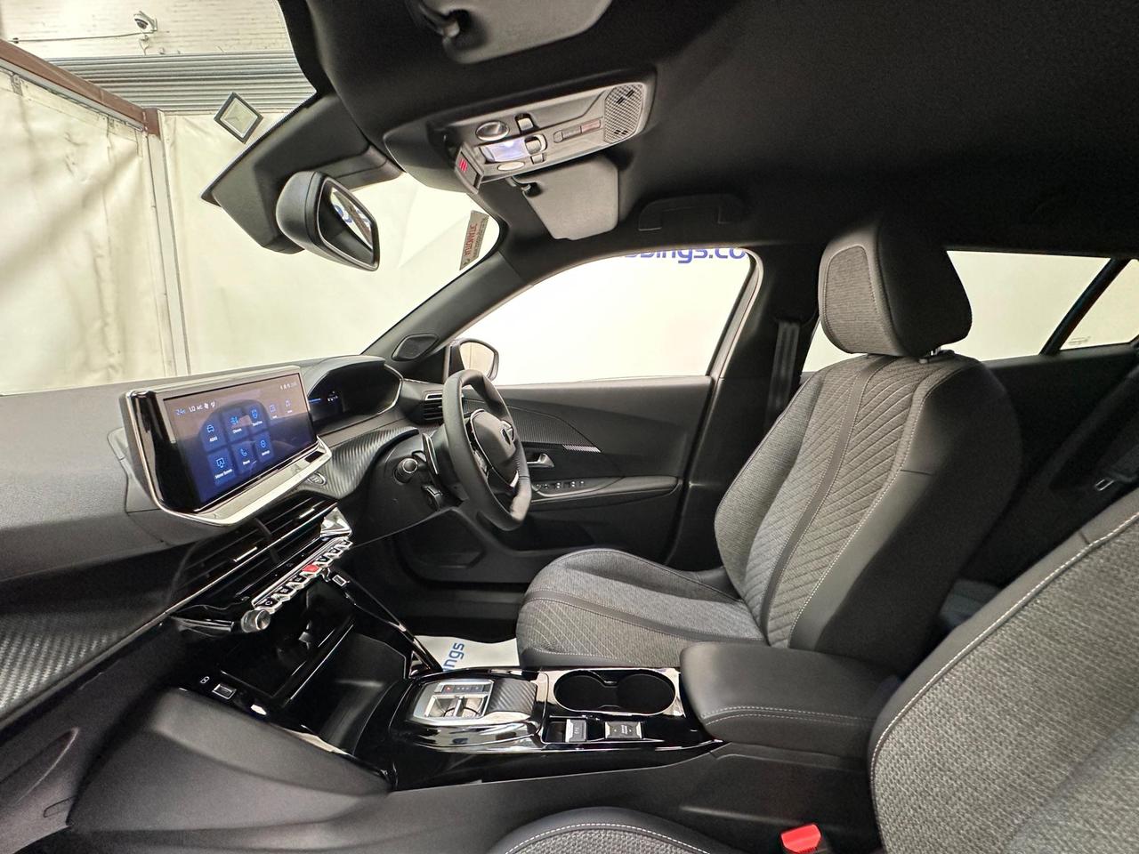 Peugeot 2008 AF73DWW