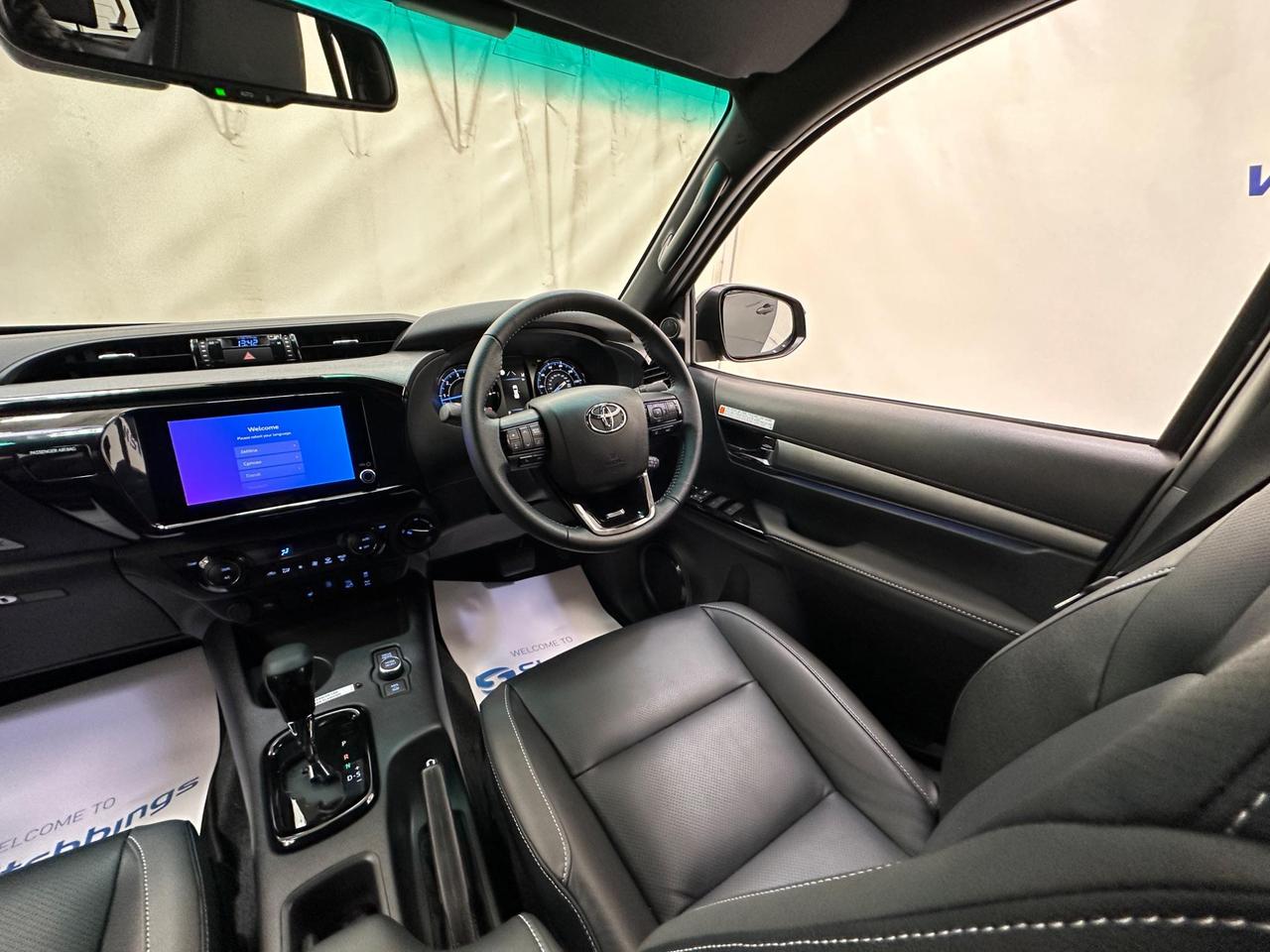 Toyota Hilux H111LUX