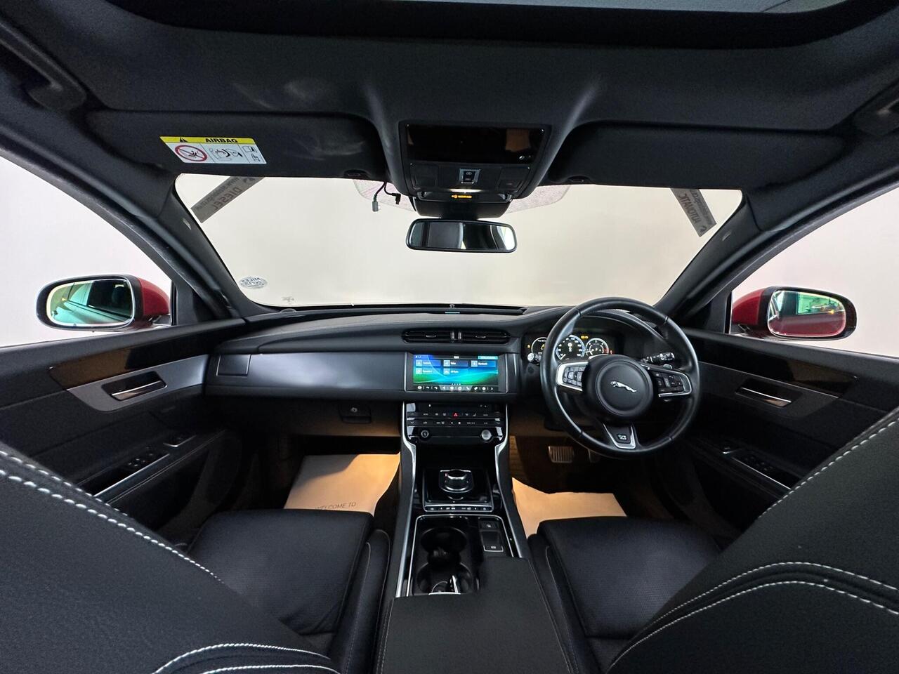 Jaguar XF VF17UOJ