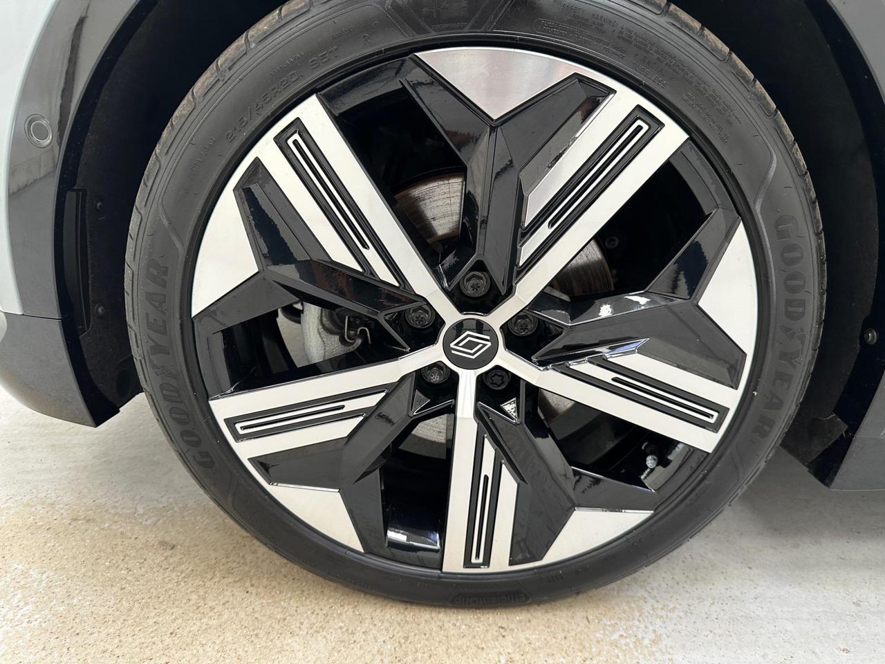Renault Megane E-Tech YD73AFJ