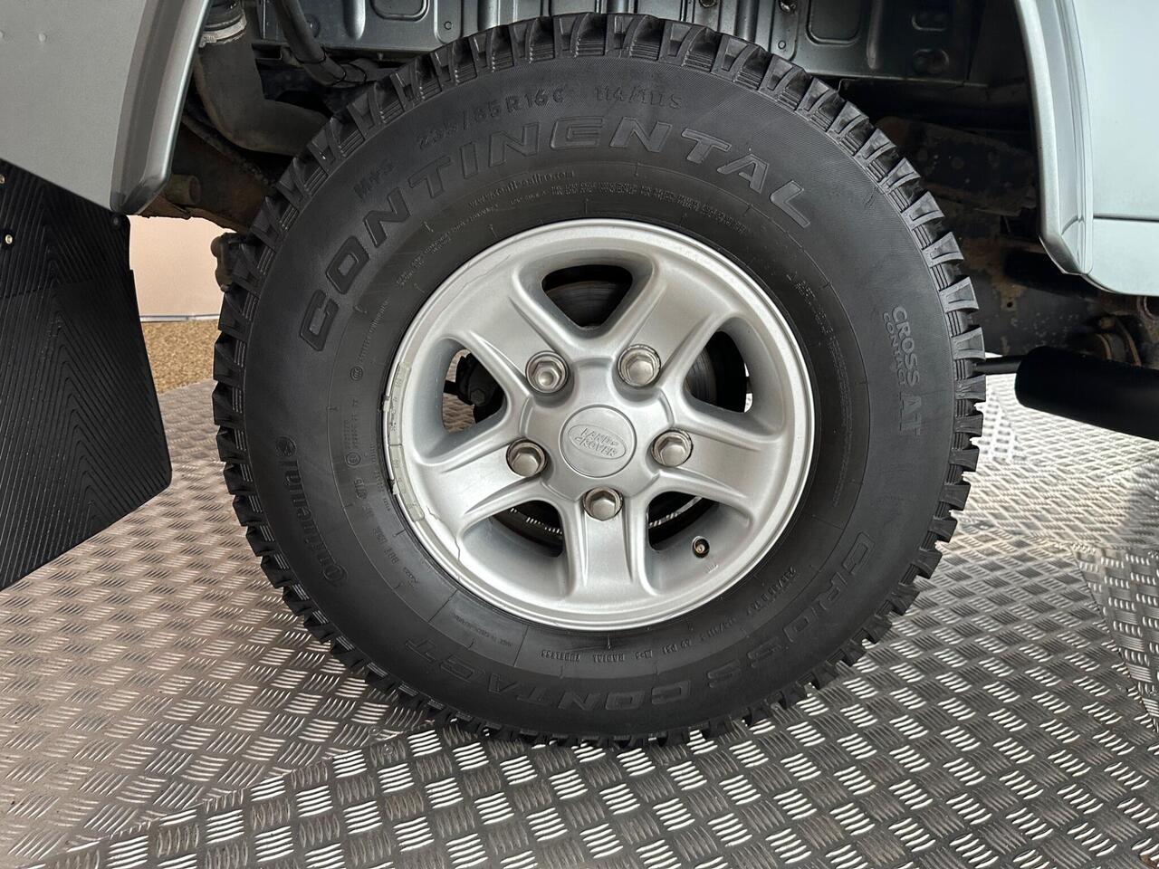 Land Rover Defender 90 GF65NXH