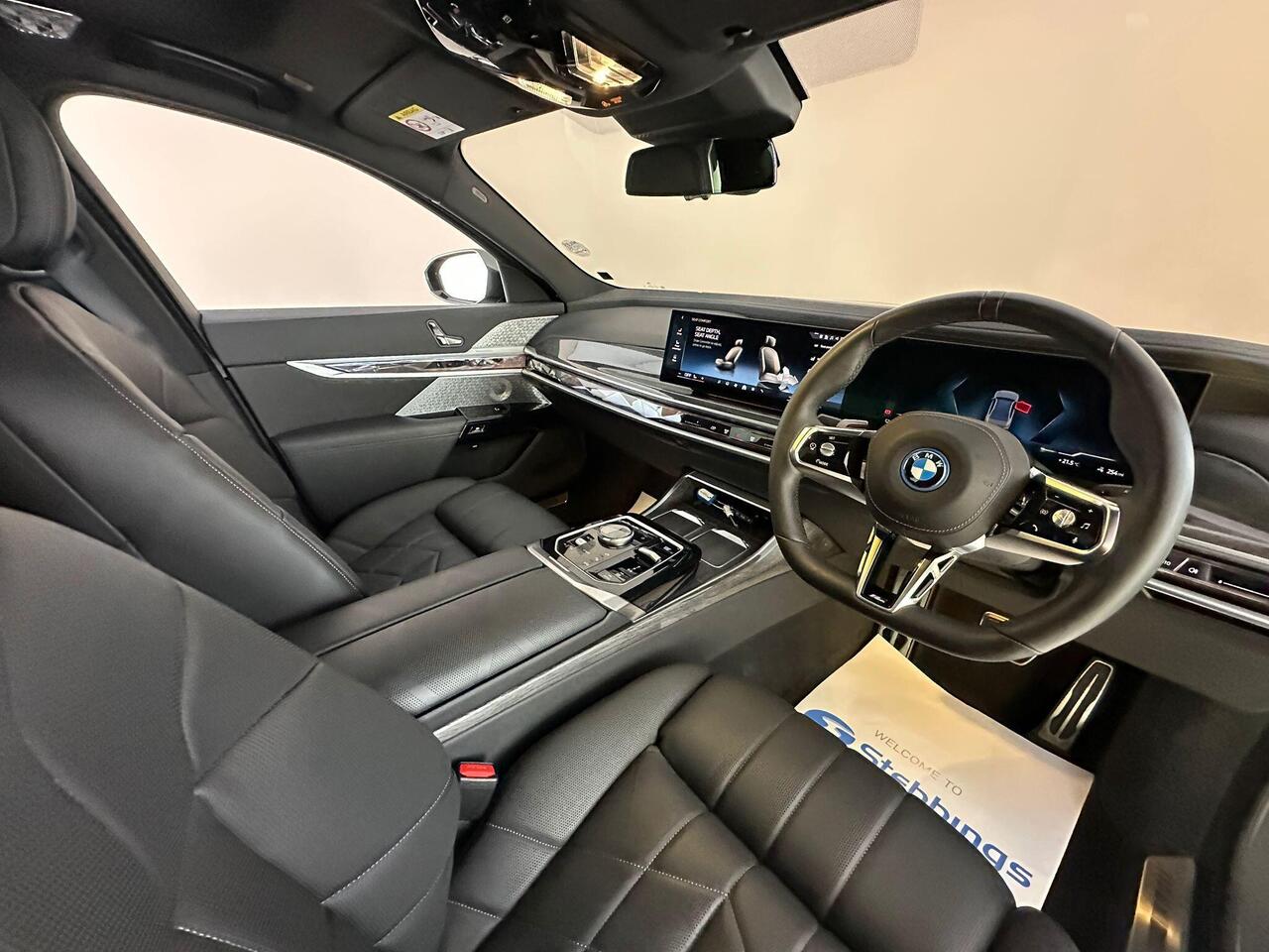 BMW i7 YF73FKE