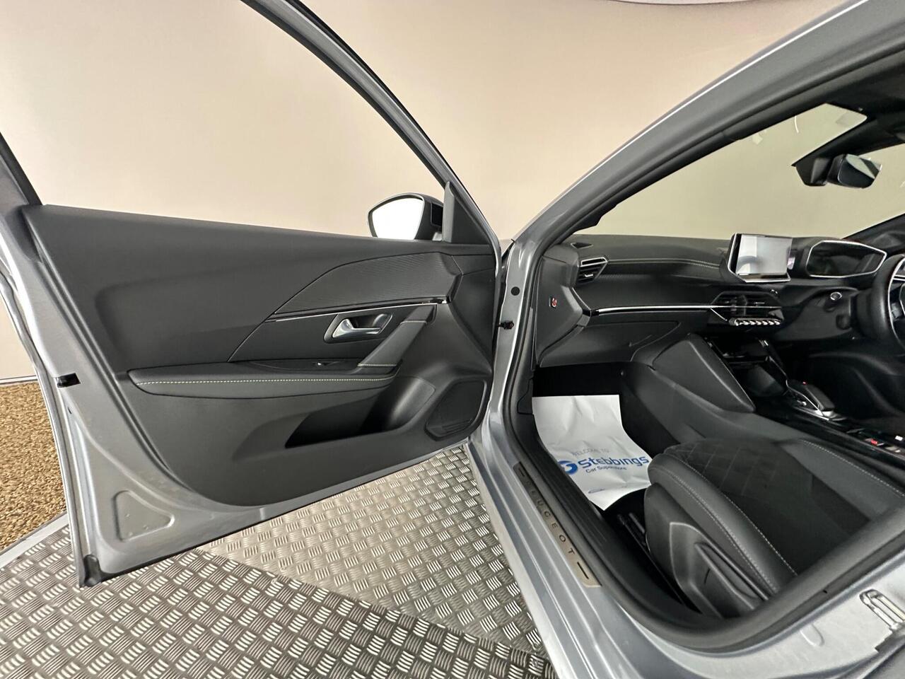 Peugeot E-208 EX71WCM