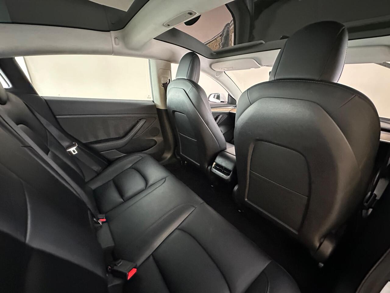 Tesla Model 3 AF72VHK