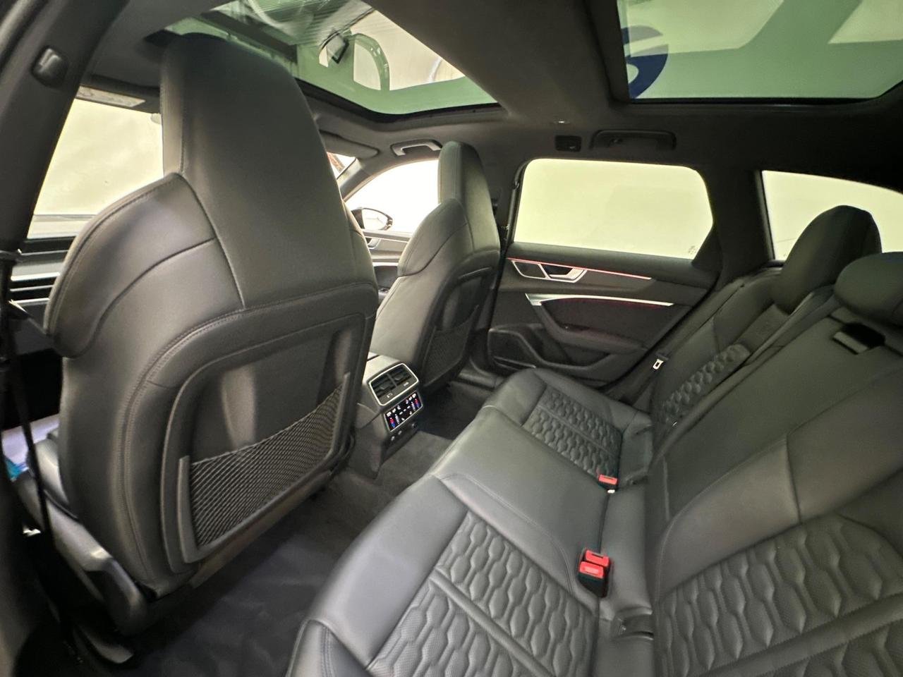 Audi RS6 Avant WU71CXE
