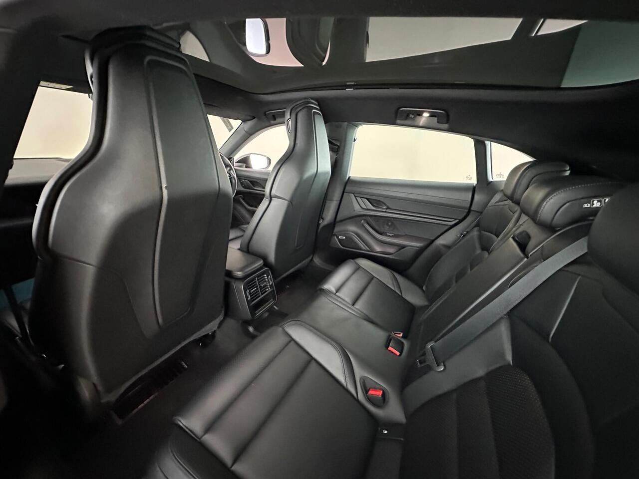 Porsche Taycan RJ73OCN
