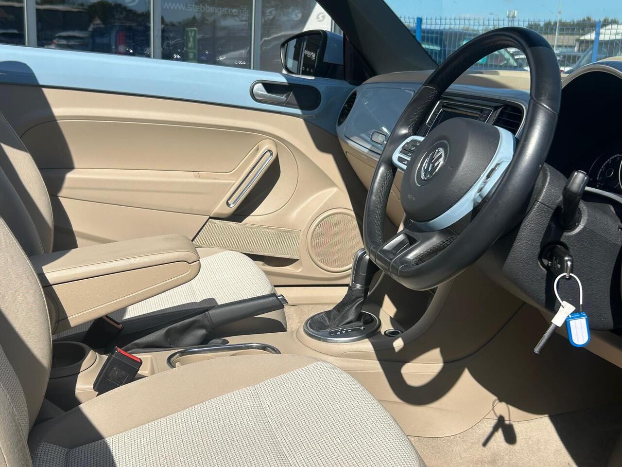 Volkswagen Beetle YW15NFZ