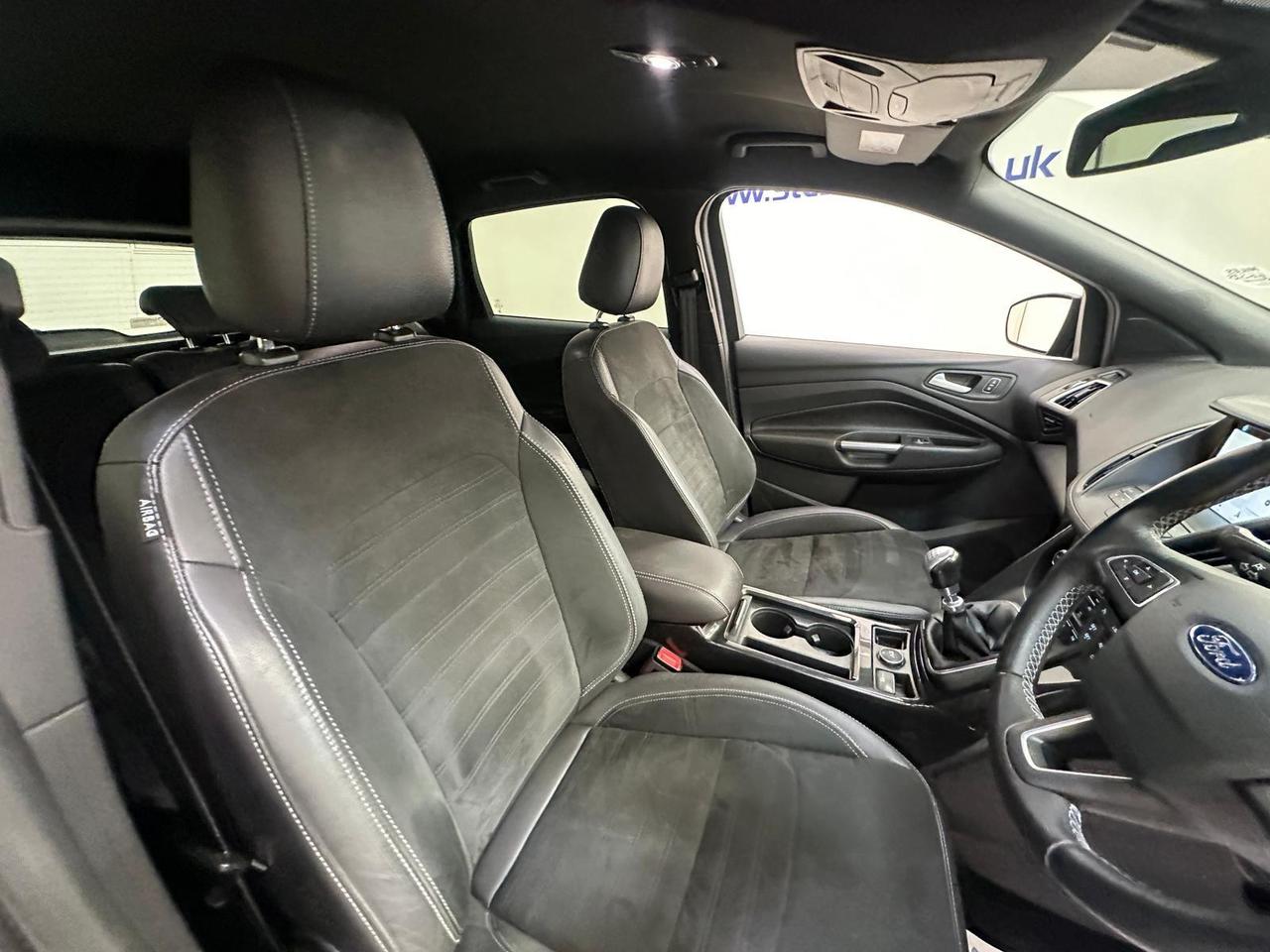 Ford Kuga AY17NRV