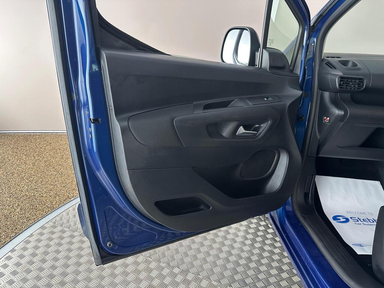 Vauxhall Combo Life YX70XER