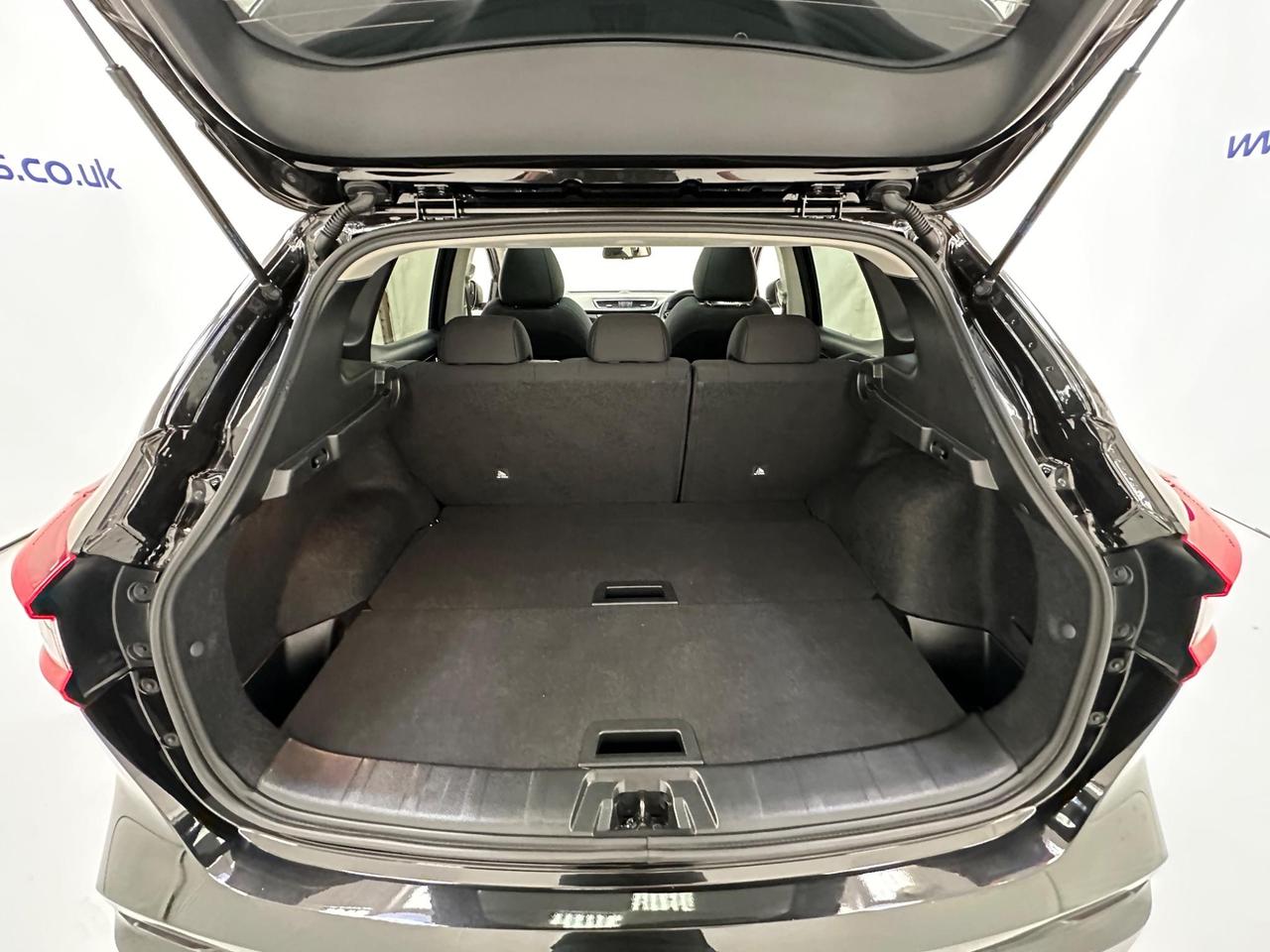 Nissan Qashqai YB21ZHJ
