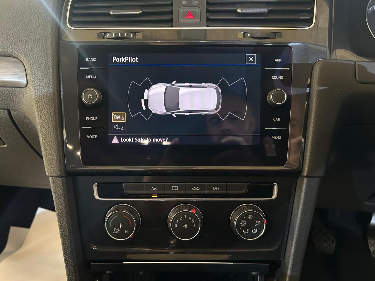 Volkswagen Golf AE67OET