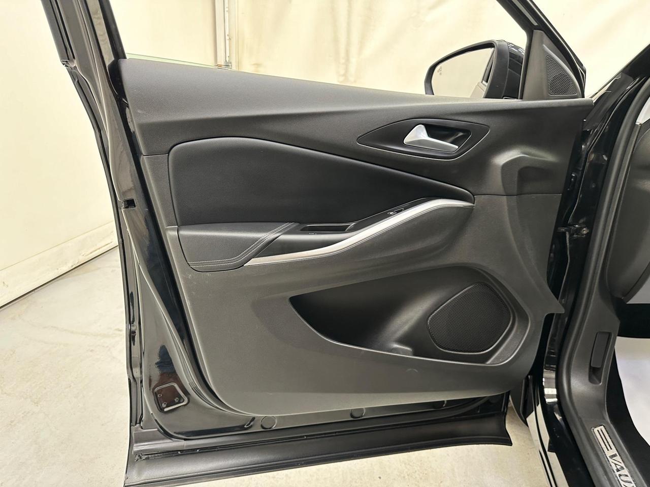 Vauxhall Grandland PF72DEU