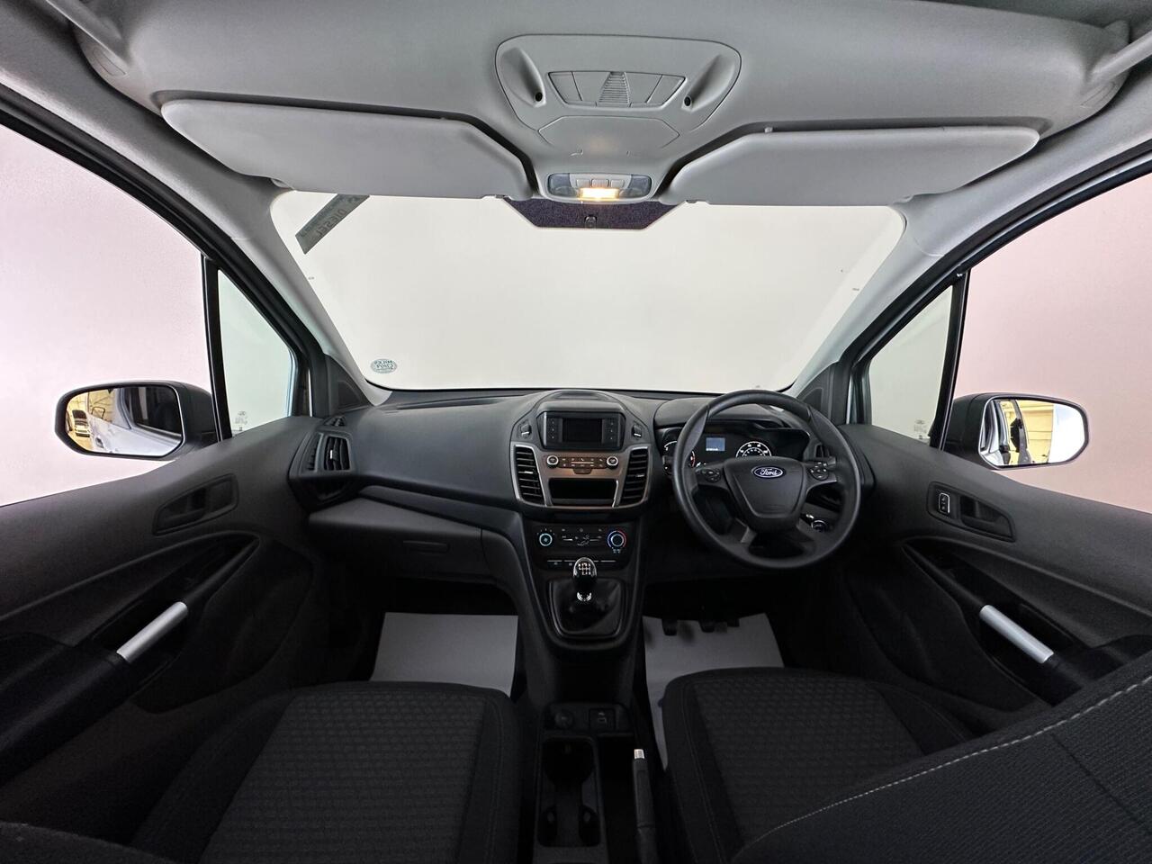 Ford Transit Connect YM22UNX