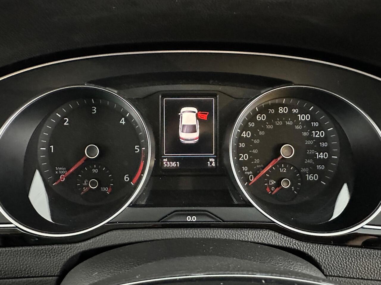 Volkswagen Passat AD19KLE